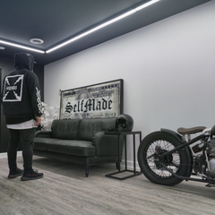 Custom luxury artwork by Saint Henri, tailored for entrepreneurs and high-value individuals.